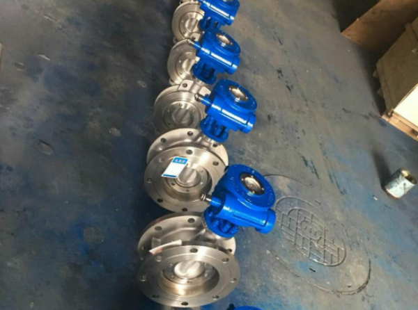 三偏心(xīn)法蘭式渦(wo)輪蝶閥 三(san)偏心法蘭(lan)式渦輪蝶(dié)閥